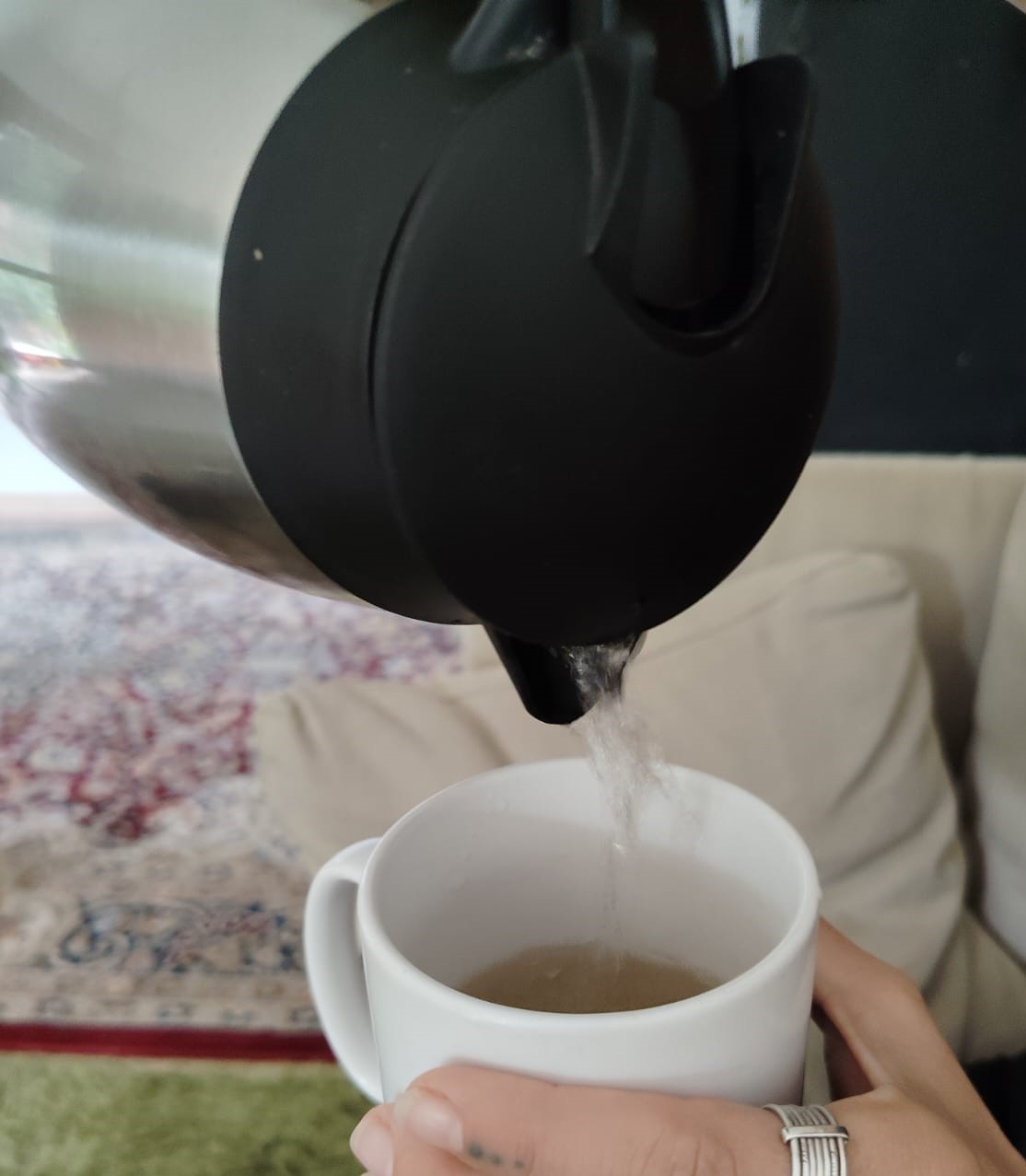 Een kop thee bij aankomst en na de behandeling
